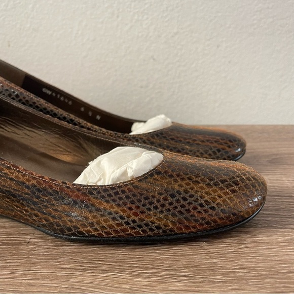 Stuart Weitzman Snakeskin Wedge Pumps, Size 6.5N - Picture 4 of 9